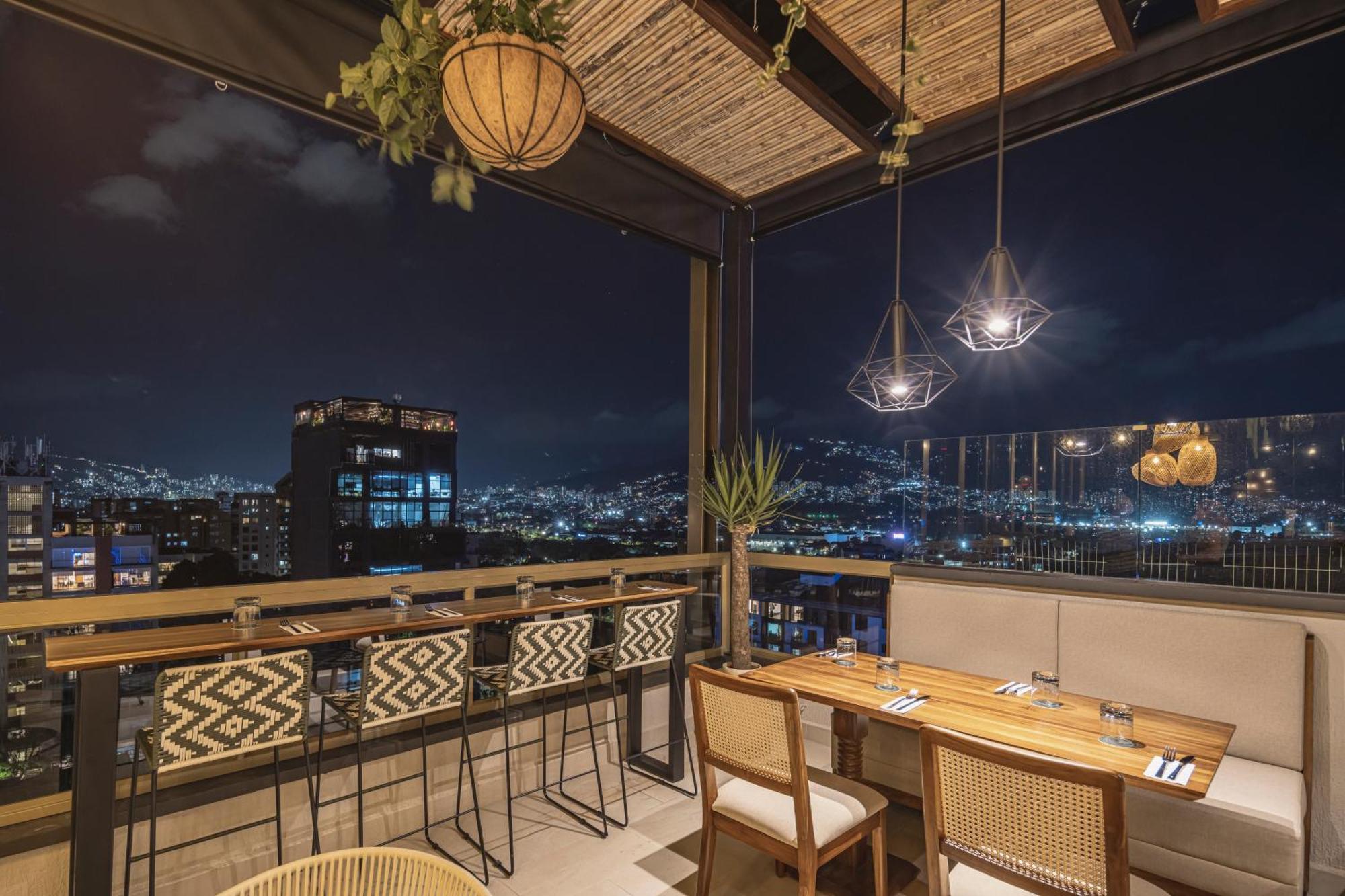 Golden Valley Hotel Medellín Exteriör bild