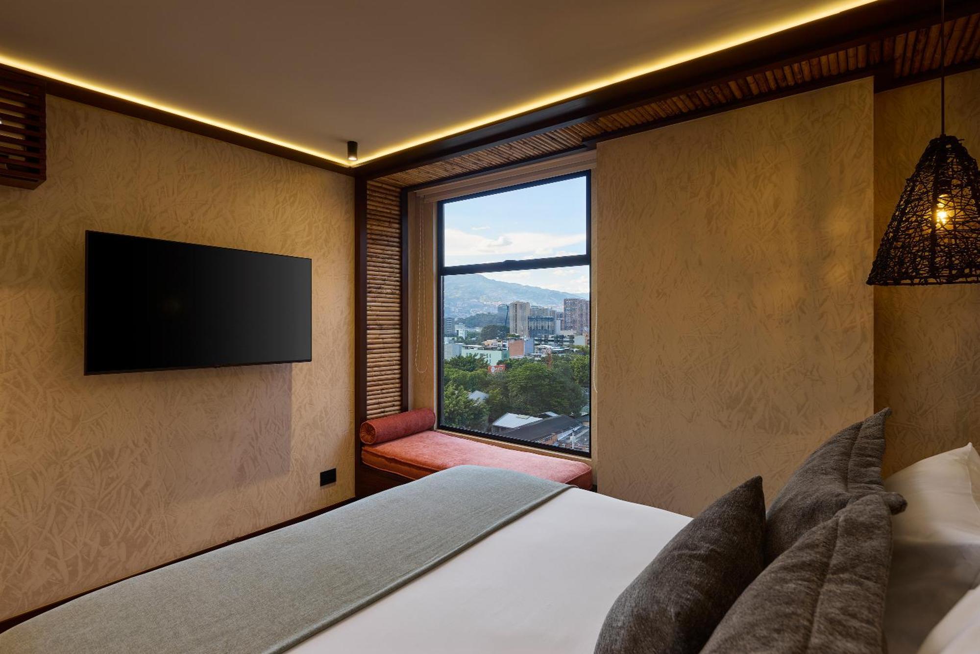 Golden Valley Hotel Medellín Exteriör bild